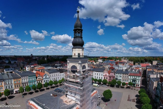 Leszczyński Ratusz nabiera barw