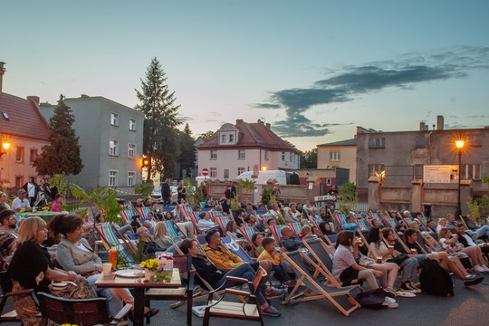 Kino ze smakiem na Placu Powstańców