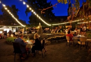 Paryskie klimaty na Placu Metziga