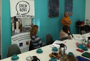 Co wyrażamy wyglądem i strojem? Dlaczego opakowanie jest tak ważne?