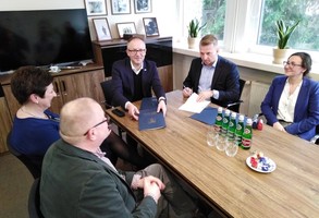 Umowa na bibliotekę podpisana